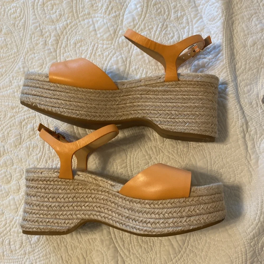 Brand new Antonio Melani light orange leather platform shoe with buckle‎